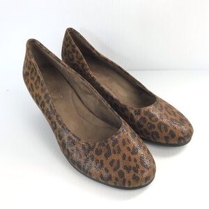 Aerosoles Brown Leather Animal Print SureGrip Slip On Pumps Size 7.5W